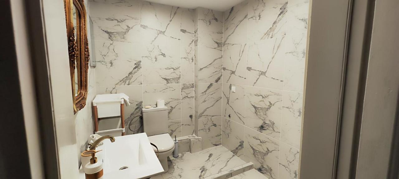 Aurea Residenza Mitropoleos Apartment เทสซาโลนิกิ ภายนอก รูปภาพ